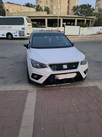 סיאט ארונה