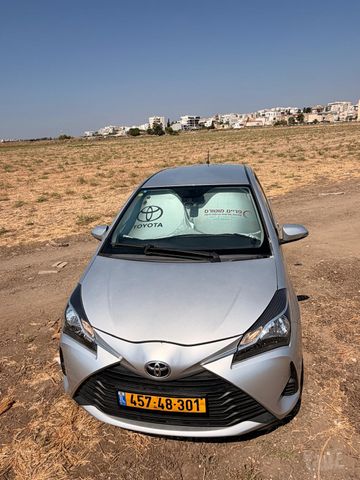 טויוטה יאריס
