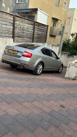 סקודה אוקטביה