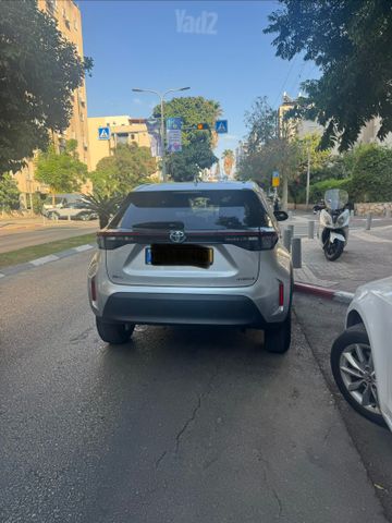 מודעת רכב טויוטה יאריס קרוס