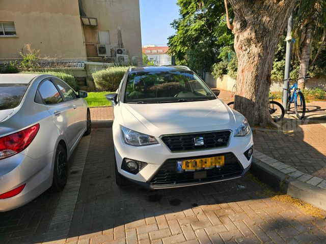 סיאט ארונה
