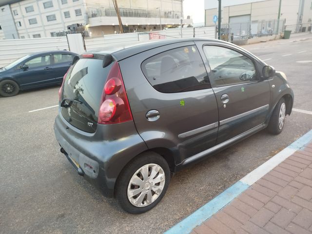 פיג'ו 107