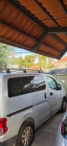 ניסאן NV200