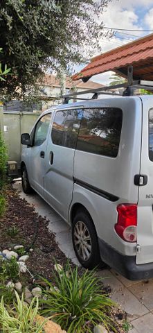 ניסאן NV200
