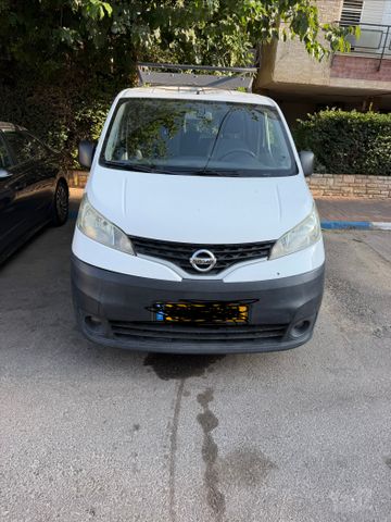 ניסאן NV200