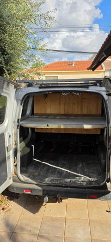 ניסאן NV200