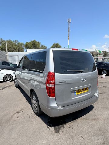 יונדאי H-1 / i800