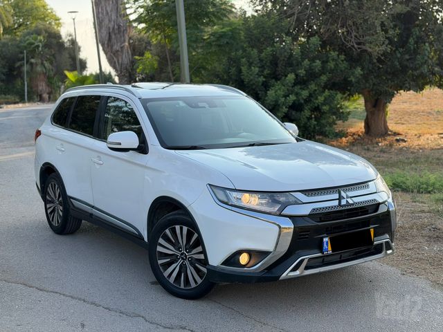 מיצובישי אאוטלנדר