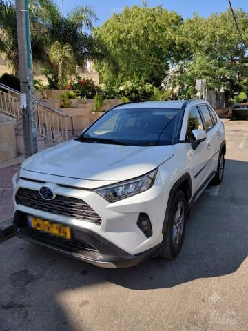 טויוטה RAV4