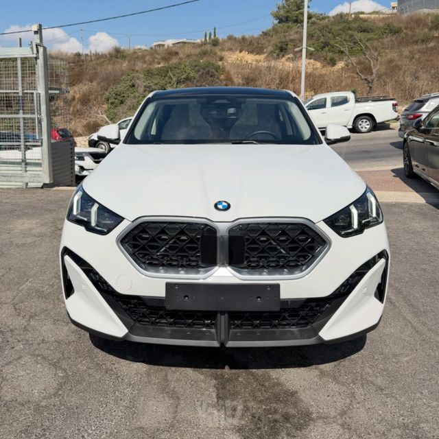 ב מ וו X2