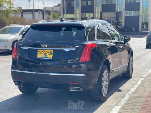 קאדילק XT5