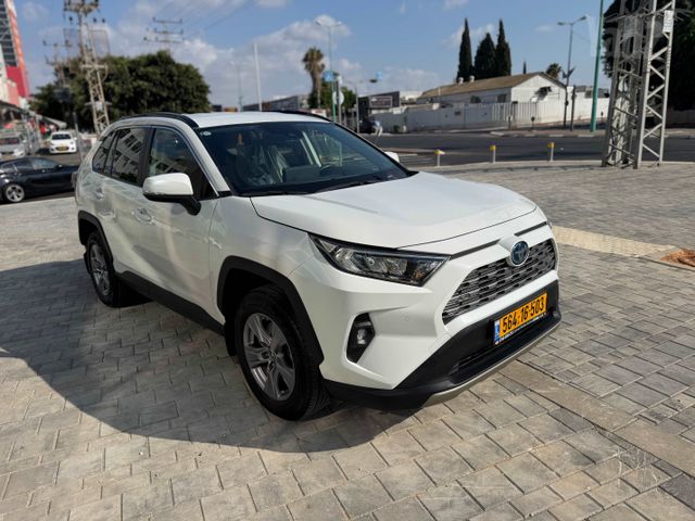 טויוטה RAV4