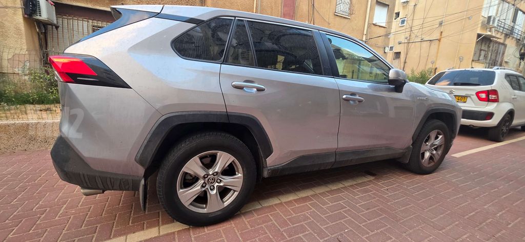 מודעת רכב טויוטה RAV4