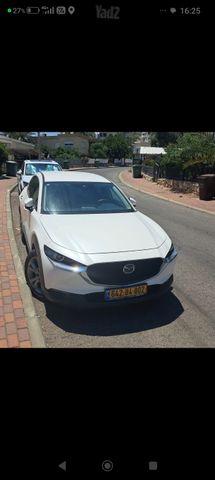 מודעת רכב מאזדה CX-30