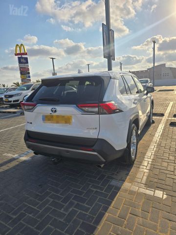 טויוטה RAV4