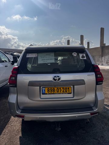טויוטה לנד קרוזר
