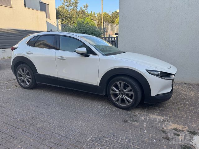 מודעת רכב מאזדה CX-30