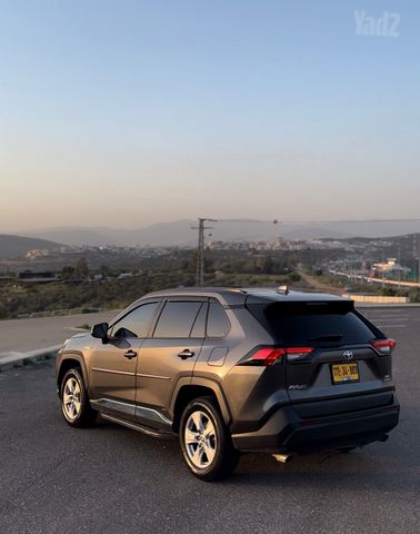 מודעת רכב טויוטה RAV4