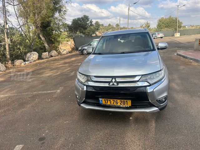 מיצובישי אאוטלנדר