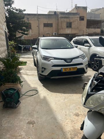 טויוטה RAV4