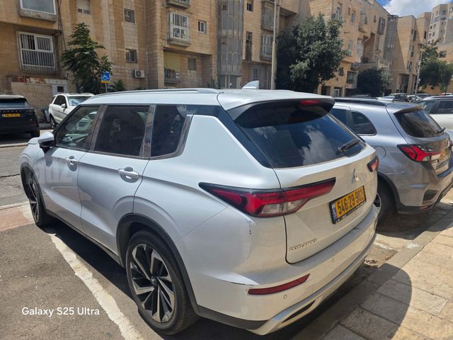 מיצובישי אאוטלנדר