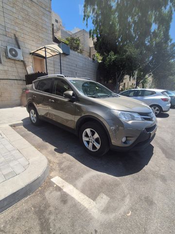 טויוטה RAV4