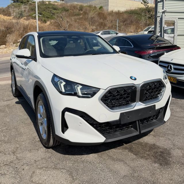 ב מ וו X2