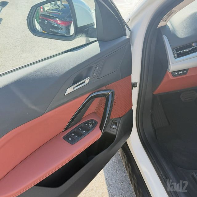 ב מ וו X2
