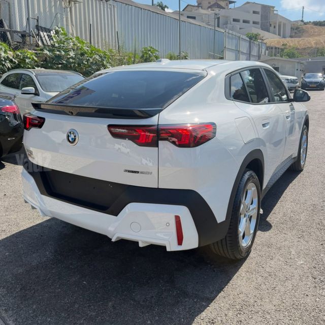 ב מ וו X2