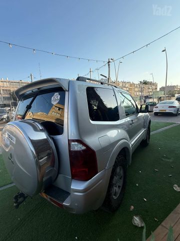 מיצובישי פג'רו