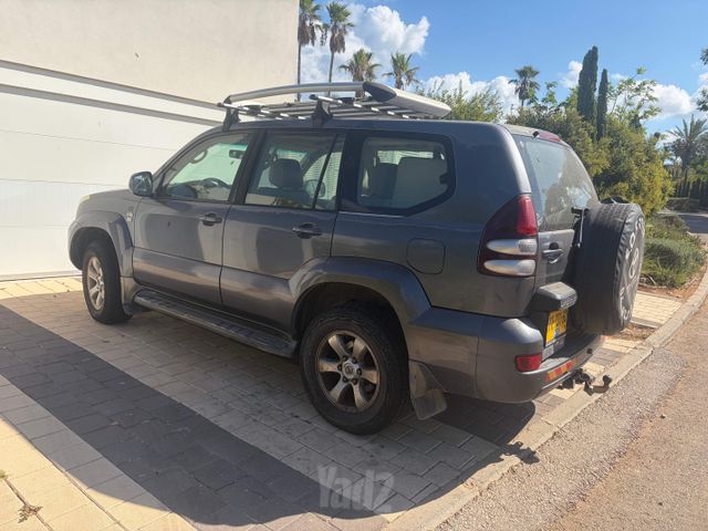 טויוטה לנד קרוזר