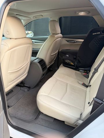 קאדילק XT5