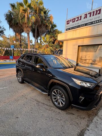 טויוטה RAV4