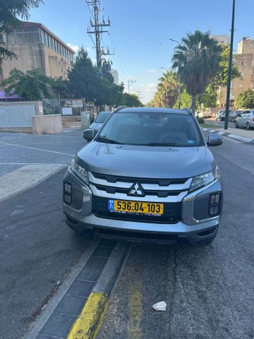 מודעת רכב מיצובישי ASX