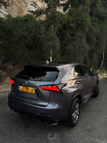 לקסוס NX