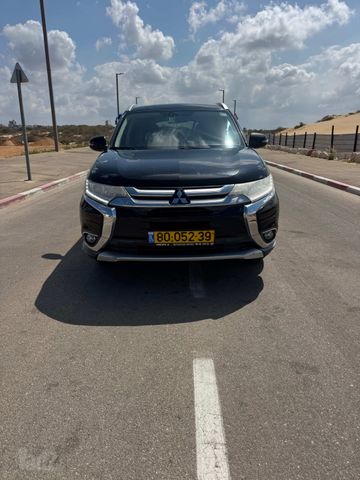 מיצובישי אאוטלנדר