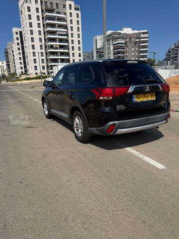 מיצובישי אאוטלנדר
