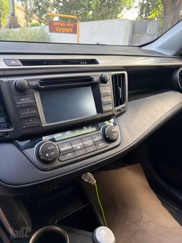 טויוטה RAV4