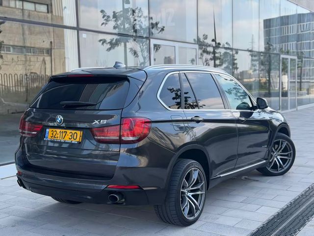ב מ וו X5