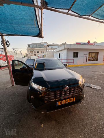 טויוטה RAV4