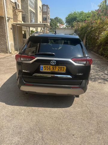 טויוטה RAV4