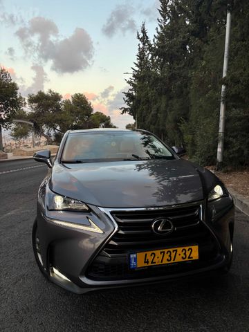 לקסוס NX