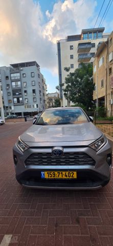 טויוטה RAV4