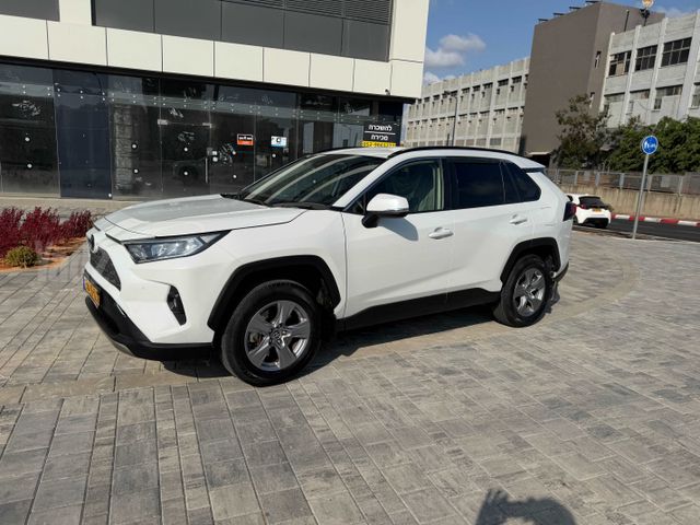 מודעת רכב טויוטה RAV4
