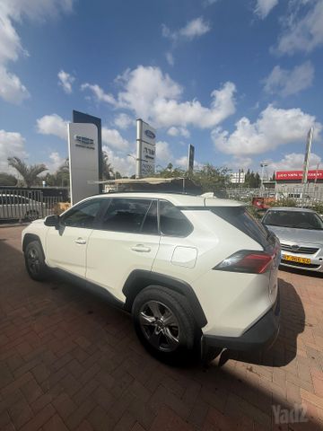 טויוטה RAV4