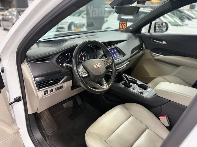 קאדילק XT4