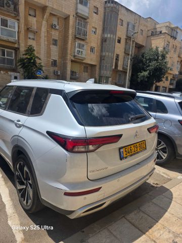 מיצובישי אאוטלנדר