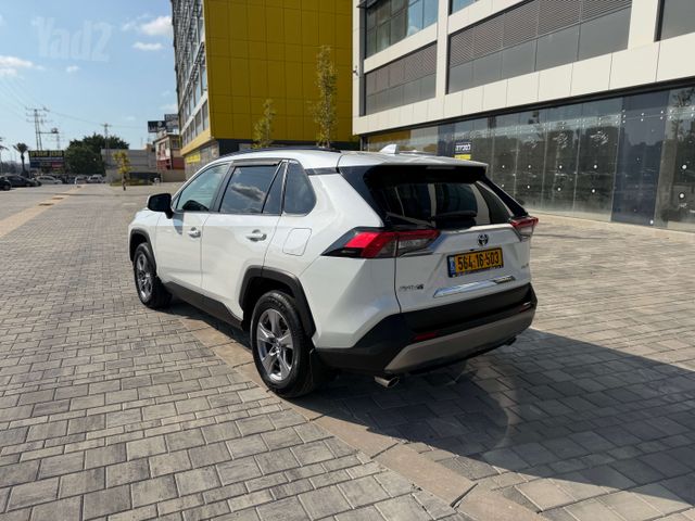 טויוטה RAV4