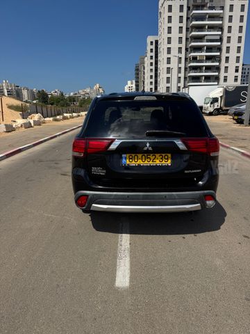 מיצובישי אאוטלנדר