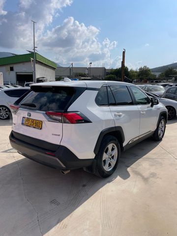 טויוטה RAV4